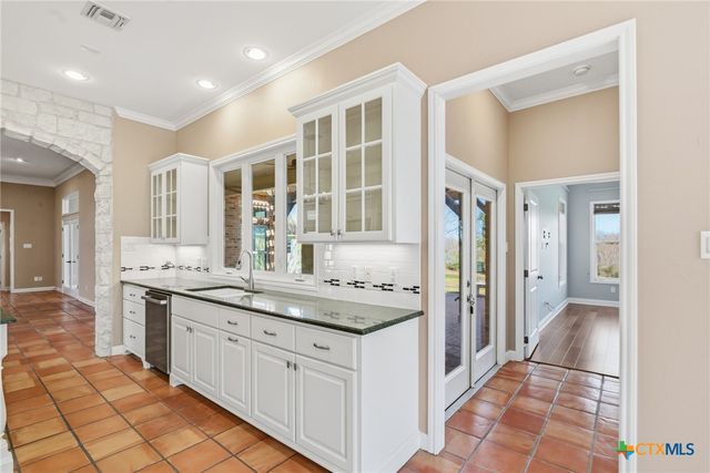 106 Pebble Brook, Victoria, TX 77904