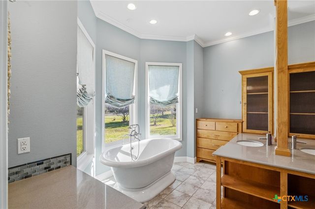 106 Pebble Brook, Victoria, TX 77904