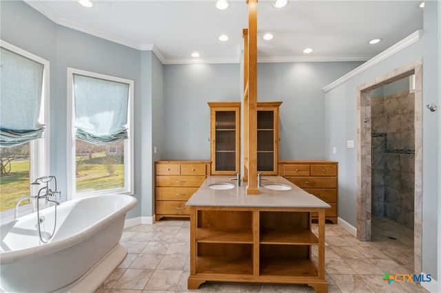 106 Pebble Brook, Victoria, TX 77904