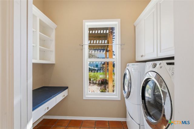 106 Pebble Brook, Victoria, TX 77904