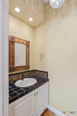 106 Pebble Brook, Victoria, TX 77904