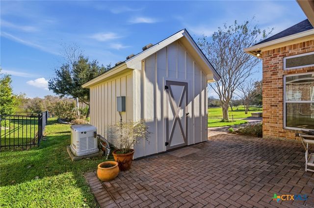 106 Pebble Brook, Victoria, TX 77904