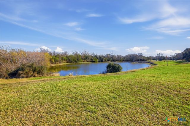 106 Pebble Brook, Victoria, TX 77904