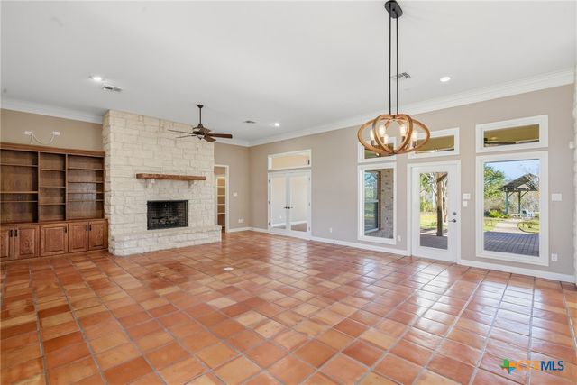 106 Pebble Brook, Victoria, TX 77904