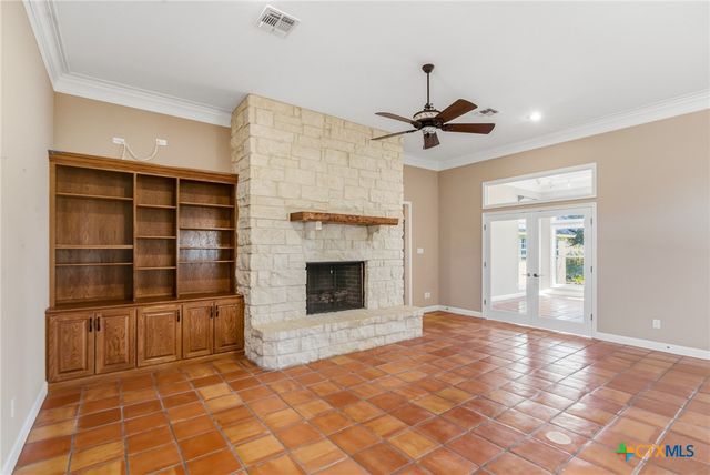 106 Pebble Brook, Victoria, TX 77904