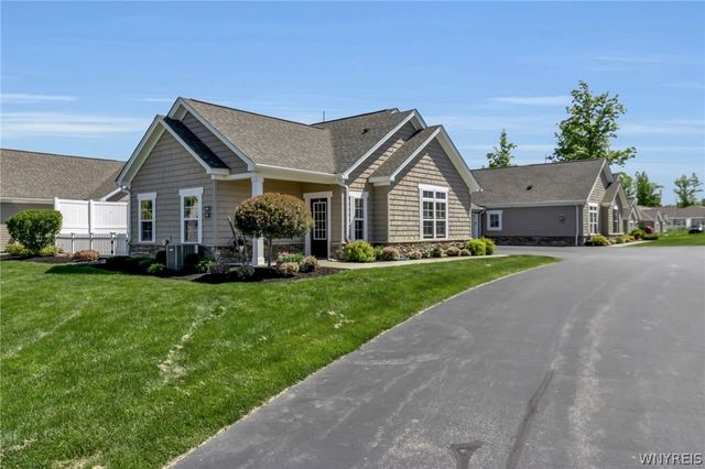 5665 Southwestern Boulevard 49C, Hamburg, NY 14075
