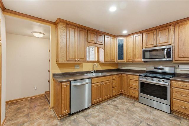 409 OAKLAND Avenue, Council Bluffs, IA 51503
