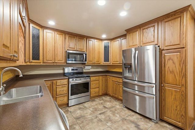 409 OAKLAND Avenue, Council Bluffs, IA 51503