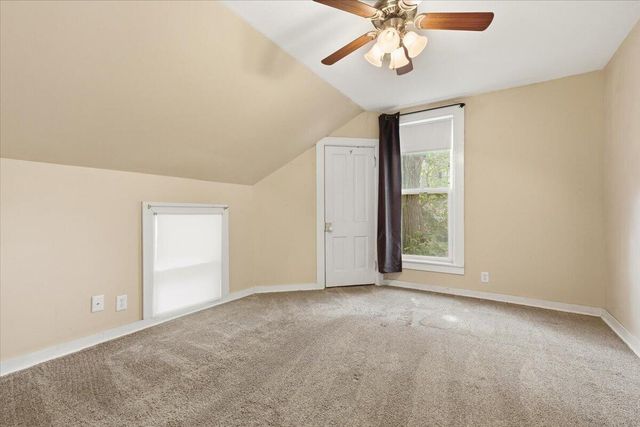 409 OAKLAND Avenue, Council Bluffs, IA 51503