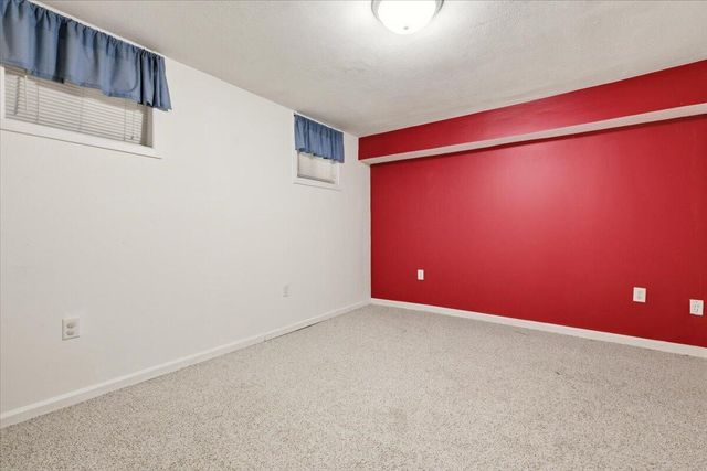 409 OAKLAND Avenue, Council Bluffs, IA 51503