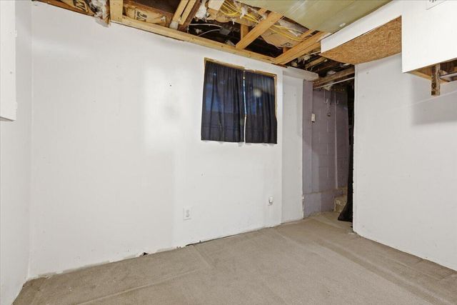 409 OAKLAND Avenue, Council Bluffs, IA 51503