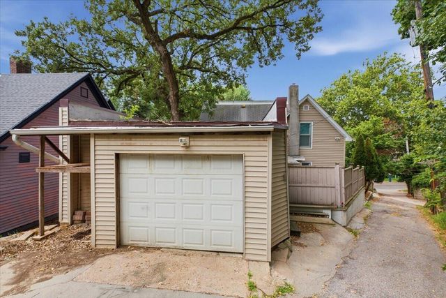 409 OAKLAND Avenue, Council Bluffs, IA 51503