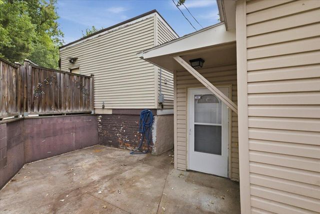 409 OAKLAND Avenue, Council Bluffs, IA 51503