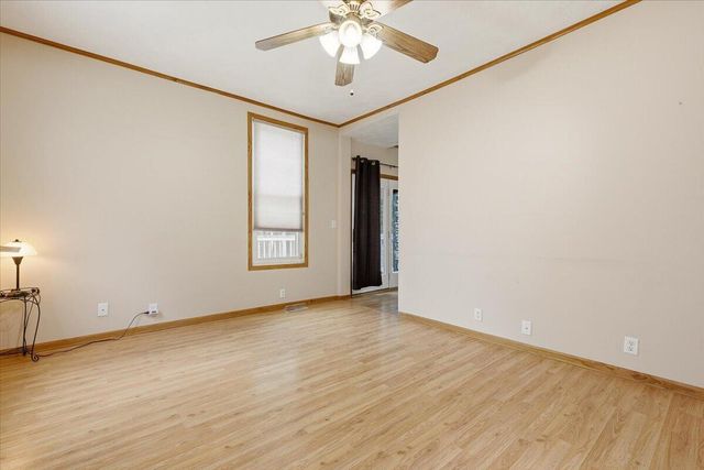409 OAKLAND Avenue, Council Bluffs, IA 51503