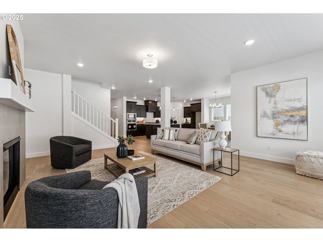 15129 Sw Huntwood St, Tigard, OR 97224