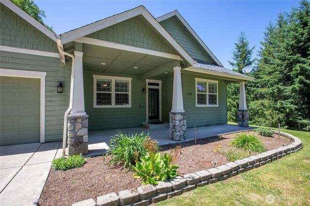 272 Trout Lakes Road, Castle Rock, WA 98611