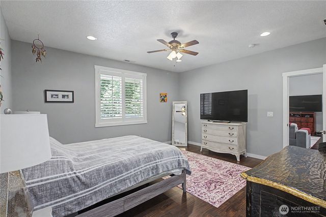 272 Trout Lakes Road, Castle Rock, WA 98611