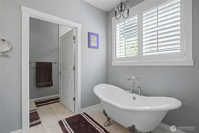 272 Trout Lakes Road, Castle Rock, WA 98611