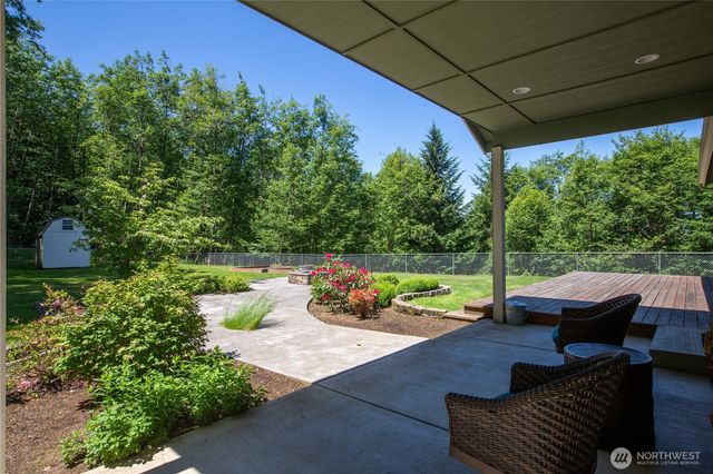 272 Trout Lakes Road, Castle Rock, WA 98611