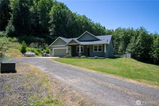272 Trout Lakes Road, Castle Rock, WA 98611