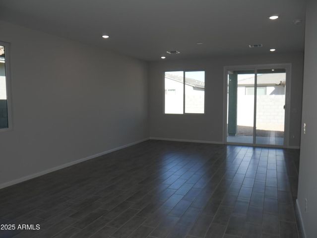 18156 W Daley Lane, Surprise, AZ 85387