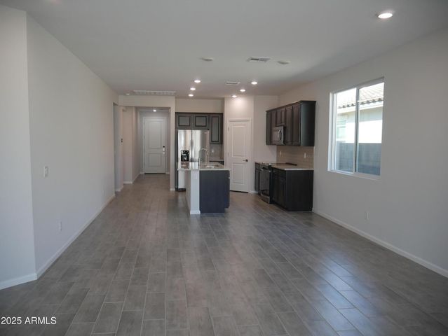 18156 W Daley Lane, Surprise, AZ 85387