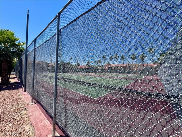 5060 Indian River Drive 379, Las Vegas, NV 89103