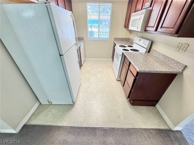 5060 Indian River Drive 379, Las Vegas, NV 89103