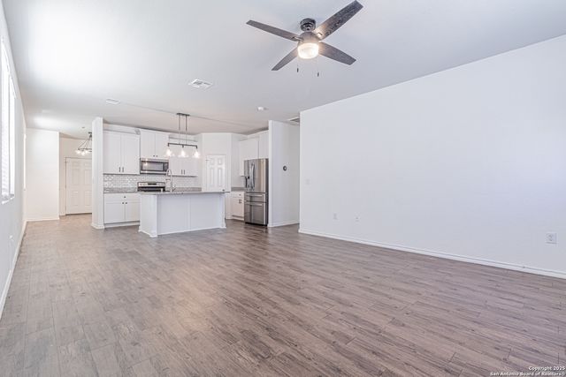 6739 freedom, San Antonio, TX 78242