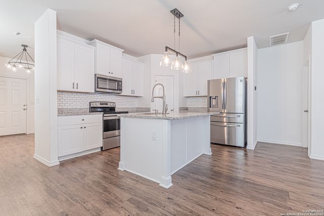 6739 freedom, San Antonio, TX 78242