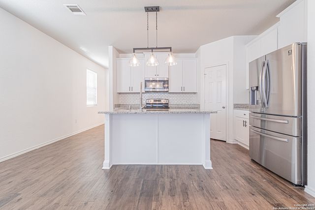 6739 freedom, San Antonio, TX 78242