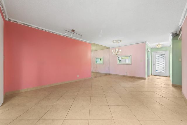 5100 NW 35th Street 110, Lauderdale Lakes, FL 33319