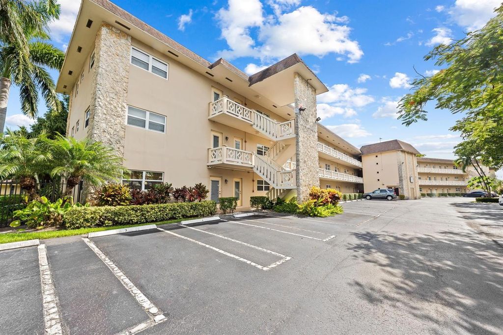 5100 NW 35th Street 110, Lauderdale Lakes, FL 33319