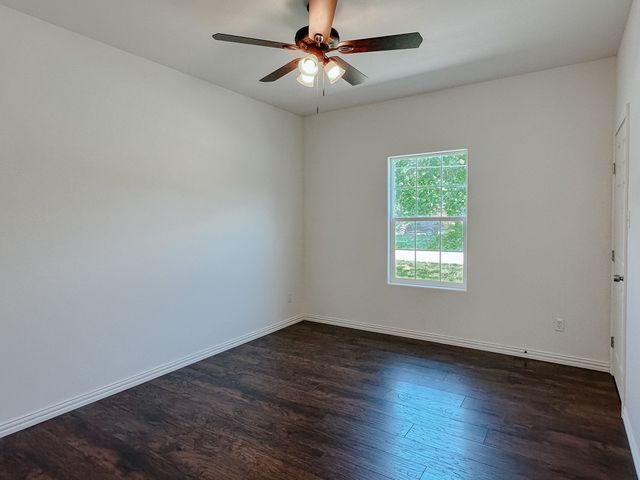 301 SW 6th Street, Kerens, TX 75144