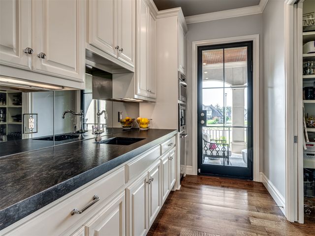 10704 S Holley Street, Jenks, OK 74037