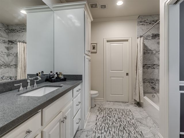10704 S Holley Street, Jenks, OK 74037