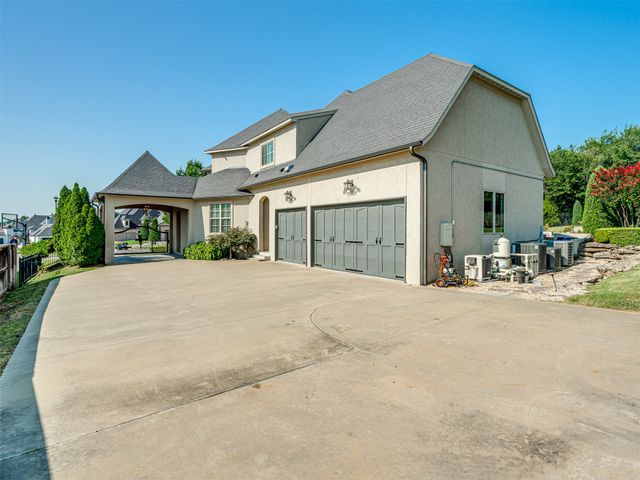 10704 S Holley Street, Jenks, OK 74037