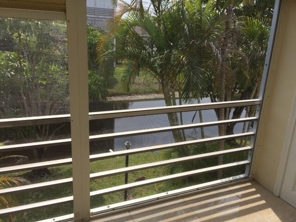 4222 INVERRARY Boulevard 4813, Lauderhill, FL 33319
