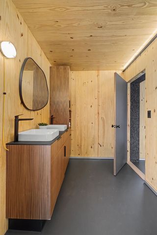 36 Waters Edge Way A, Tracy City, TN 37387