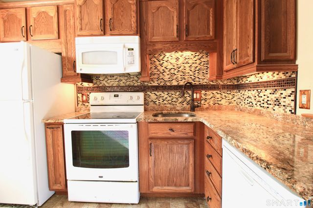 61 Meetinghouse Village 5, Meriden, CT 06450