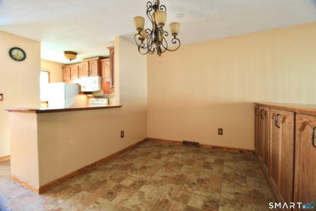 61 Meetinghouse Village 5, Meriden, CT 06450