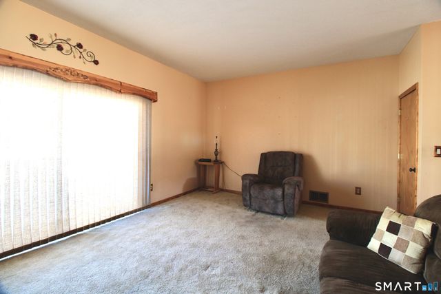 61 Meetinghouse Village 5, Meriden, CT 06450