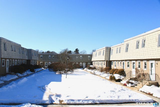 61 Meetinghouse Village 5, Meriden, CT 06450