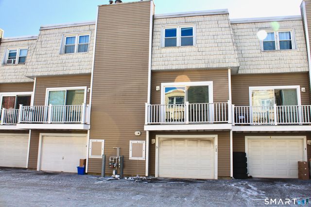 61 Meetinghouse Village 5, Meriden, CT 06450