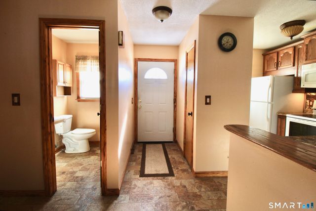 61 Meetinghouse Village 5, Meriden, CT 06450