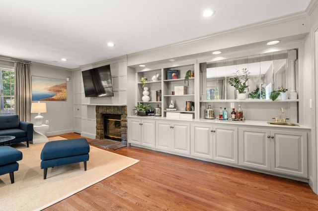 54 Hampshire St, Newton, MA 02465