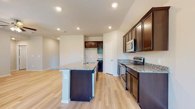 549 Hector LOOP, Georgetown, TX 78626