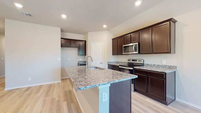 549 Hector LOOP, Georgetown, TX 78626