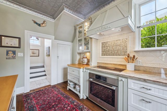 607 11th Street, Galveston, TX 77550