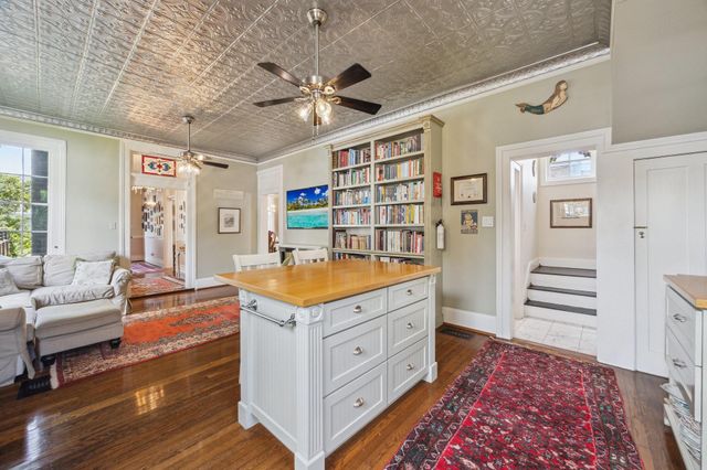 607 11th Street, Galveston, TX 77550